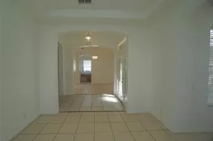 10214 Evergreen Hill Dr, Tampa, FL 33647 - Photo 5