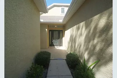 10214 Evergreen Hill Drive, Tampa, FL 33647 - Photo 3