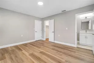 216 S Shore Crest Dr, Tampa, FL 33609 - Photo 13