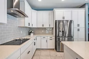 19296 Leonard Rd, Lutz, FL 33558 - Photo 9