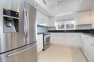 1200 Country Club Dr, Largo, FL 33771 - Photo 9