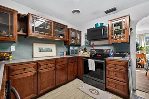 2509 Dartmouth Ave N, Saint Petersburg, FL 33713 - Photo 11