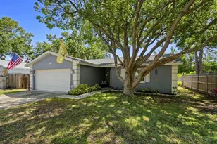 1393 Chesterfield Dr, Dunedin, FL 34698 - Photo 1