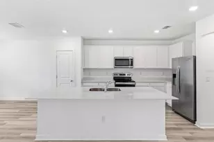 10504 Hidden Banks Gln, Parrish, FL 34219 - Photo 3