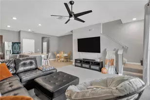 762 Barclay Wood Dr, Ruskin, FL 33570 - Photo 11