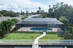 5119 Venetian Blvd NE, Saint Petersburg, FL 33703 - Photo 5