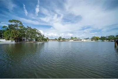 5119 Venetian Boulevard NE, Saint Petersburg, FL 33703 - Photo 9