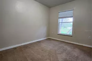 9956 Ashburn Lake Dr, Tampa, FL 33610 - Photo 11