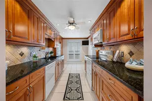 3400 Cove Cay Dr, Clearwater, FL 33760 - Photo 9