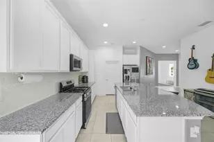 5547 Del Coronado Dr, Apollo Beach, FL 33572 - Photo 13