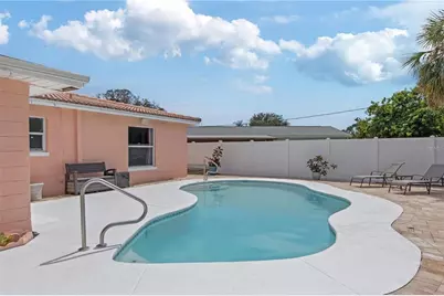 2424 61st Lane N, Saint Petersburg, FL 33710 - Photo 19