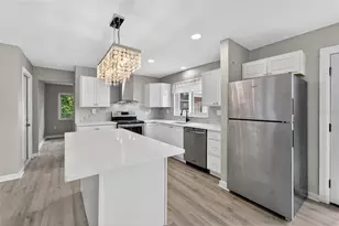 2127 Scotland Dr, Clearwater, FL 33763 - Photo 9