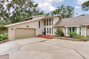 70 Bay Woods Dr, Safety Harbor, FL 34695 - Photo 1