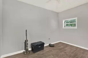 727 54th Ave N, Saint Petersburg, FL 33703 - Photo 11