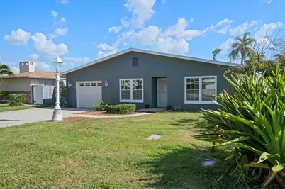 219 176th Avenue E, Redington Shores, FL 33708 - Photo 7