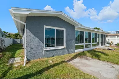 219 176th Avenue E, Redington Shores, FL 33708 - Photo 37