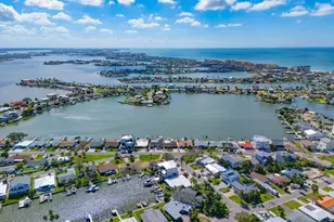 219 176th Ave E, Redington Shores, FL 33708 - Photo 45