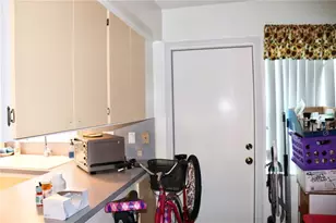 6990 Versailles N, Pinellas Park, FL 33781 - Photo 7