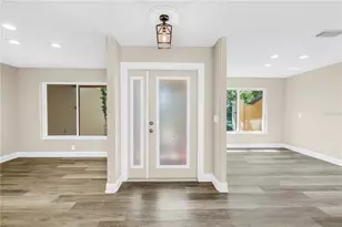 905 Serpentine Dr S, Saint Petersburg, FL 33705 - Photo 17