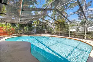 905 Serpentine Dr S, Saint Petersburg, FL 33705 - Photo 53