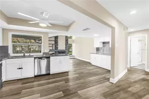 905 Serpentine Dr S, Saint Petersburg, FL 33705 - Photo 25