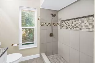 905 Serpentine Dr S, Saint Petersburg, FL 33705 - Photo 47