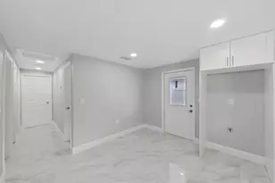 8721 N River Forest Circle, Tampa, FL 33604 - Photo 13