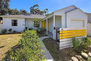 320 Kingston St S, Saint Petersburg, FL 33711 - Photo 1