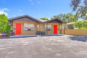 139 Southeast Jefferson Cir N, Saint Petersburg, FL 33703 - Photo 13