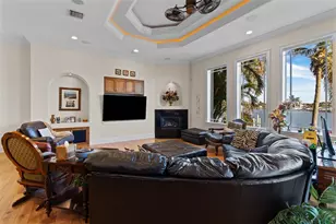 7986 9th Ave S, Saint Petersburg, FL 33707 - Photo 9