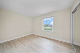 13713 Juniper Blossom Dr, Tampa, FL 33618 - Photo 15