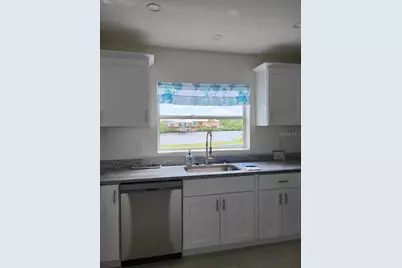 828 Blue Heron Boulevard, Ruskin, FL 33570 - Photo 9