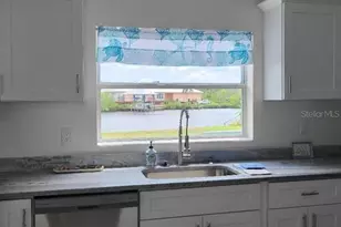 828 Blue Heron Blvd, Ruskin, FL 33570 - Photo 9