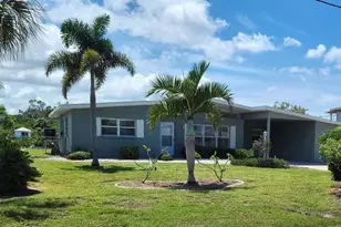 828 Blue Heron Blvd, Ruskin, FL 33570 - Photo 1