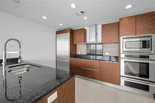 175 1st St S, Saint Petersburg, FL 33701 - Photo 9