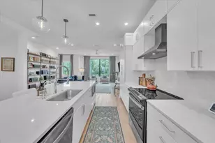 2851 W Gandy Blvd, Tampa, FL 33611 - Photo 7