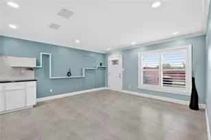 1201 Tyrone Blvd N, Saint Petersburg, FL 33710 - Photo 7