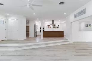 10120 Paradise Blvd, Treasure Island, FL 33706 - Photo 19