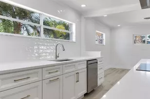 10120 Paradise Blvd, Treasure Island, FL 33706 - Photo 11