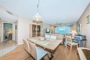 4550 Cove Cir, Saint Petersburg, FL 33708 - Photo 13