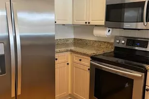 323 Madeira Cir, Tierra Verde, FL 33715 - Photo 7