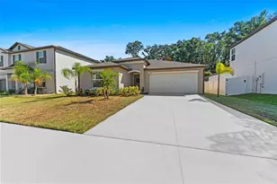 6494 Beverly Hls Dr, Zephyrhills, FL 33541 - Photo 1