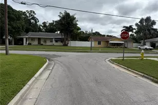 1015 Varona St, Belleair, FL 33756 - Photo 1