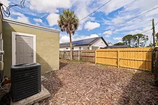 2031 44th Ave N, Saint Petersburg, FL 33714 - Photo 25