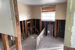 200 Country Club Dr, Largo, FL 33771 - Photo 15