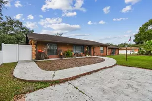 39501 Meadowood Loop, Zephyrhills, FL 33542 - Photo 9