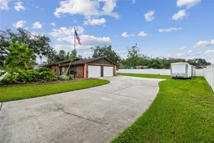 39501 Meadowood Loop, Zephyrhills, FL 33542 - Photo 5