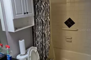 7309 Eleanor Cir, Sarasota, FL 34243 - Photo 5