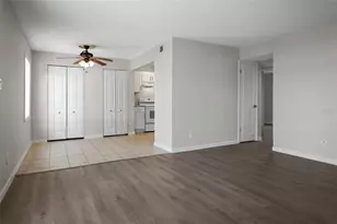 247 Pompano Dr SE, Saint Petersburg, FL 33705 - Photo 13