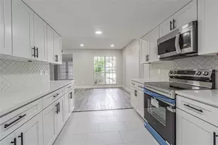 4228 Arborwood Ln, Tampa, FL 33618 - Photo 9